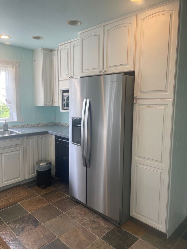 Building Photo - Charming Golf Course Home in Holmes Harbor!