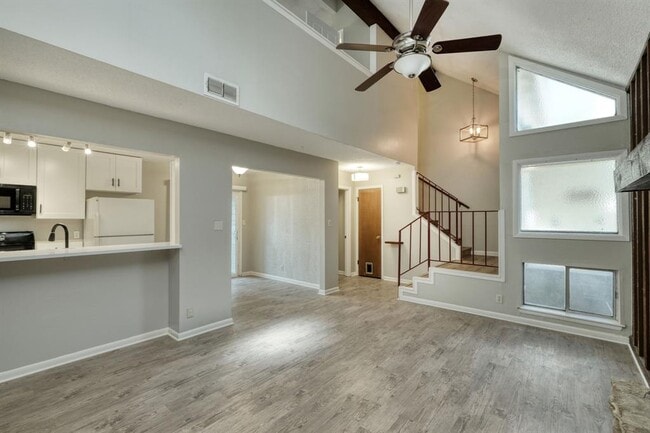 Building Photo - 2711 St Edwards Cir