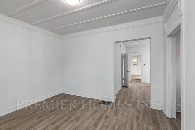Foto del edificio - 3 Bed Single-Family Home Near Aultman Hospital – $1,595/mo