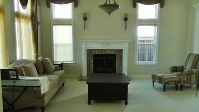 Building Photo - Beautiful home in San Jose