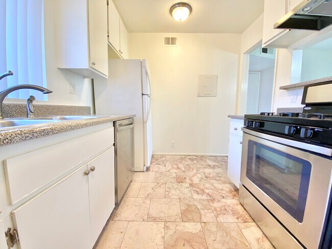 Foto del edificio - Gramercy Courtyard Apartments
