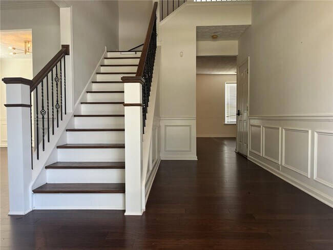 Foto del edificio - 3184 Elmwood Ct