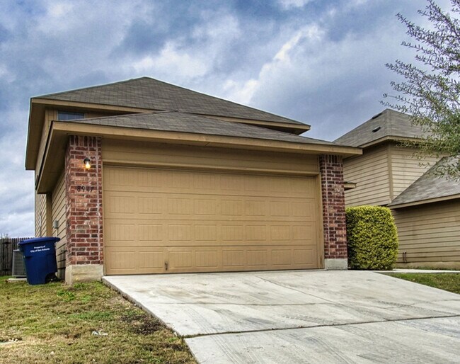 Foto del edificio - 8947 Ashley Wilkes