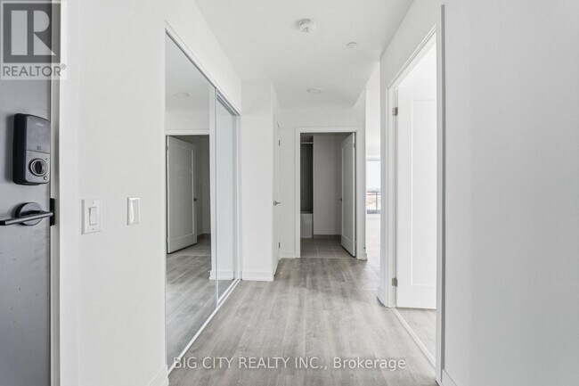 Photo du bâtiment - 9751 Markham Rd