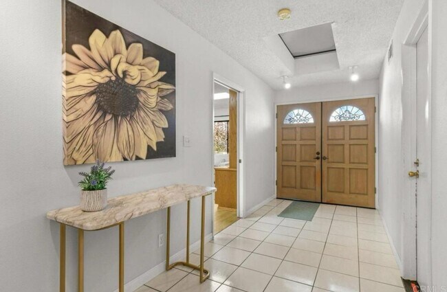 Foto del edificio - 3 bedroom, 3 bath home in the heart of San...