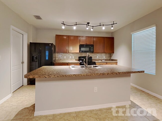 Foto del edificio - 3799 Crossline Dr