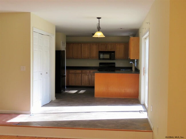 Building Photo - 656 Stark Terrace