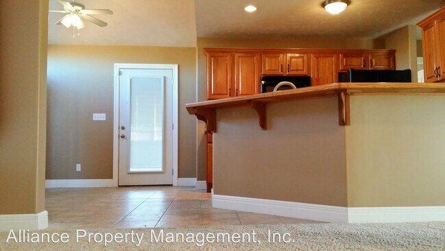 Foto del edificio - 5 br, 3 bath House - 8739 William Dr.