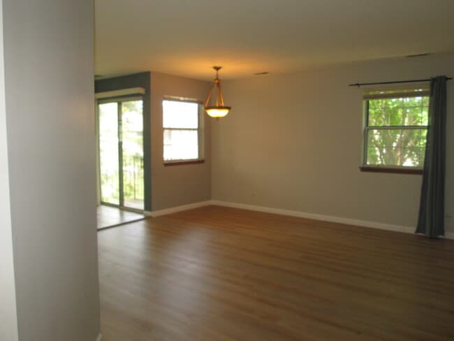 Building Photo - 56 N Victoria Ln