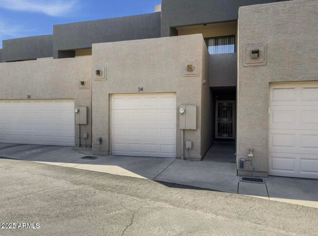 Building Photo - 3030 Hayden Rd