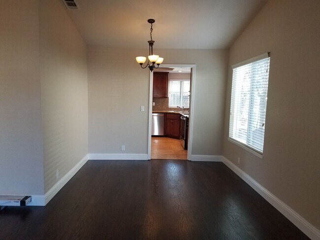 Foto del edificio - Lovely Roseville Home Close to School, Sho...