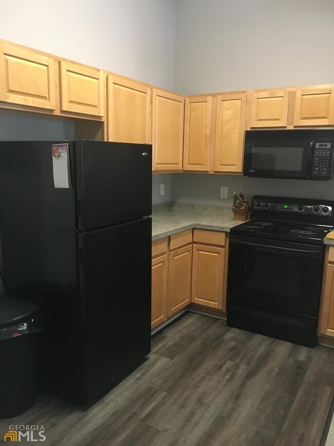 75 Fern Park Ln, Dawsonville, GA 30534 Room for Rent in Dawsonville