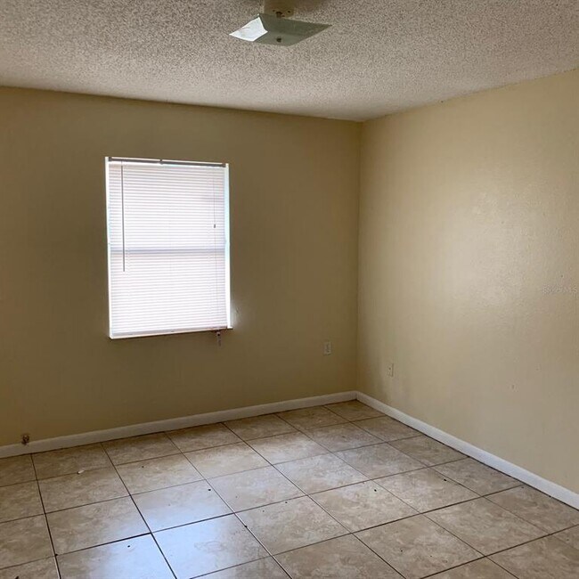 Foto del edificio - 520 Pinewood Ave