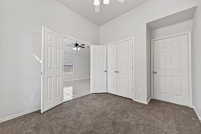 Foto del edificio - 3314 Zubin Ln