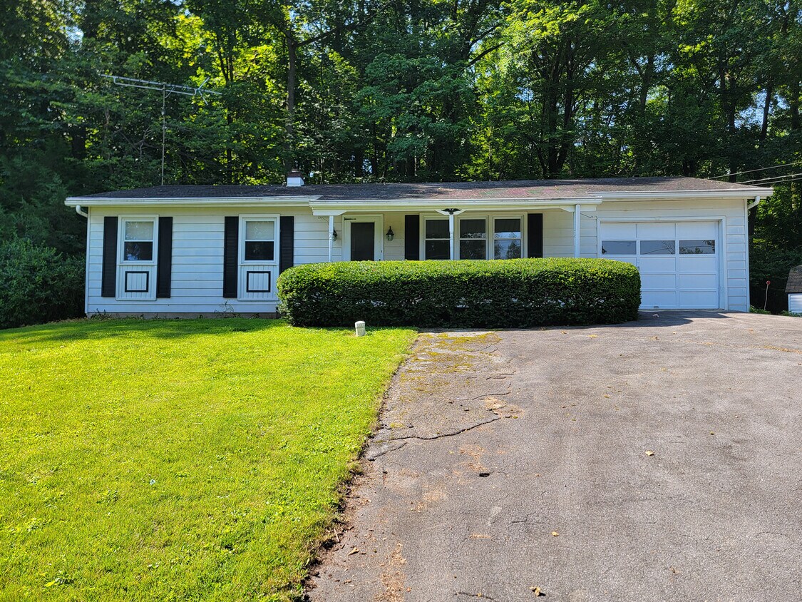 Foto principal - 661 Lauschtown Rd