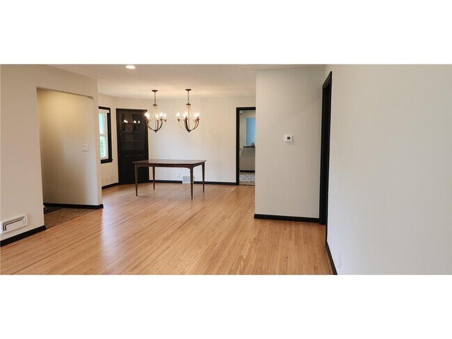 Foto del edificio - 6115 Colfax Ln S