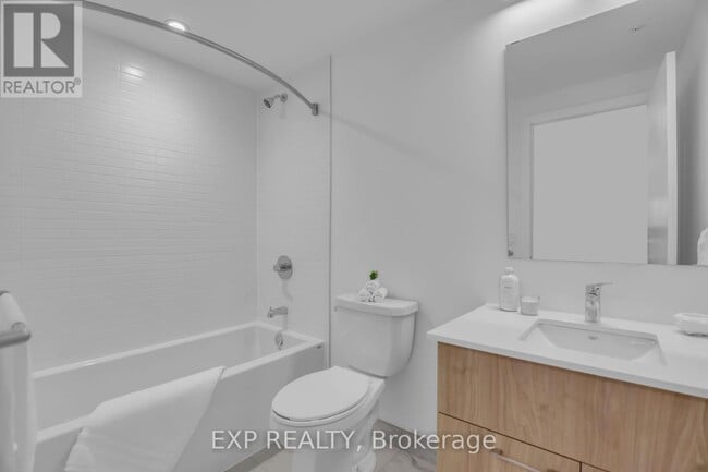 Photo du bâtiment - 36 Robinson Ave