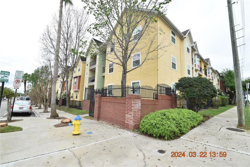 Primary Photo - 1810 E Palm Ave