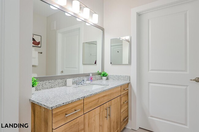 Foto del edificio - 2361 Commerce Park Dr NE