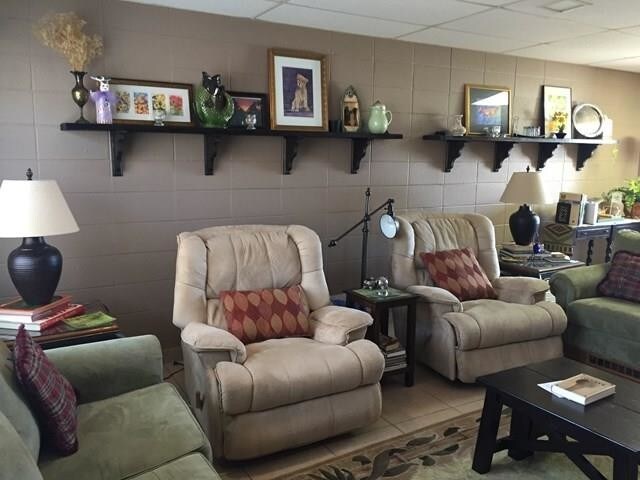 Foto del edificio - 200 W Sunny Isle Dr