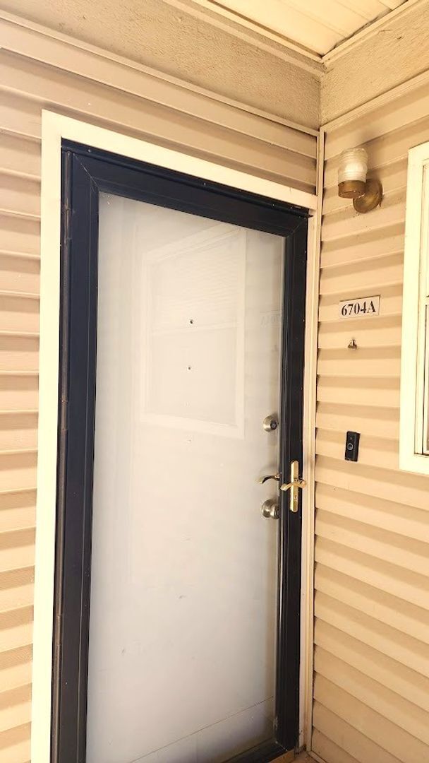 Foto del edificio - Super Cute Condo in the Ashbriar Village Condo close to Lake Hefner