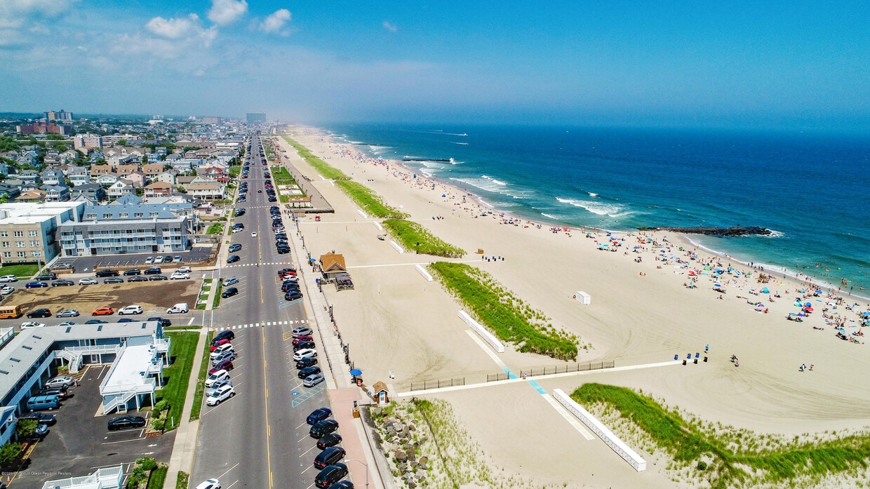 Primary Photo - 809 Ocean Ave