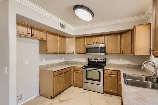 Building Photo - 7713 S 47th Ln