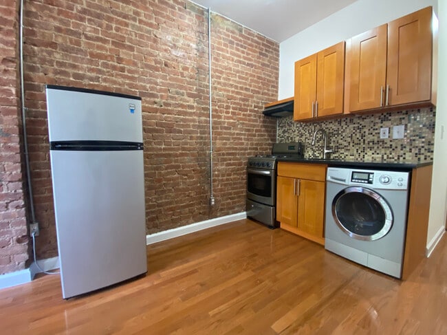 Building Photo - 138 W 133rd St