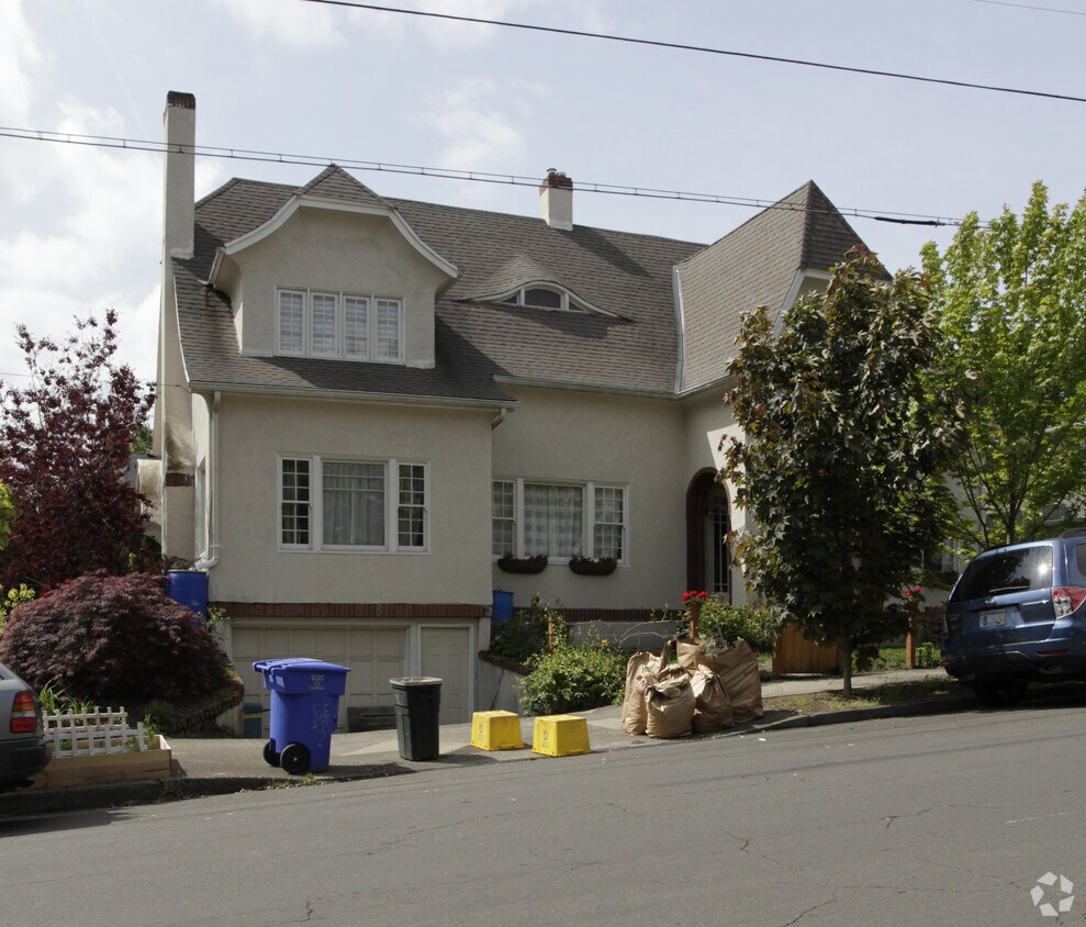 Primary Photo - 307 SE 32nd Ave