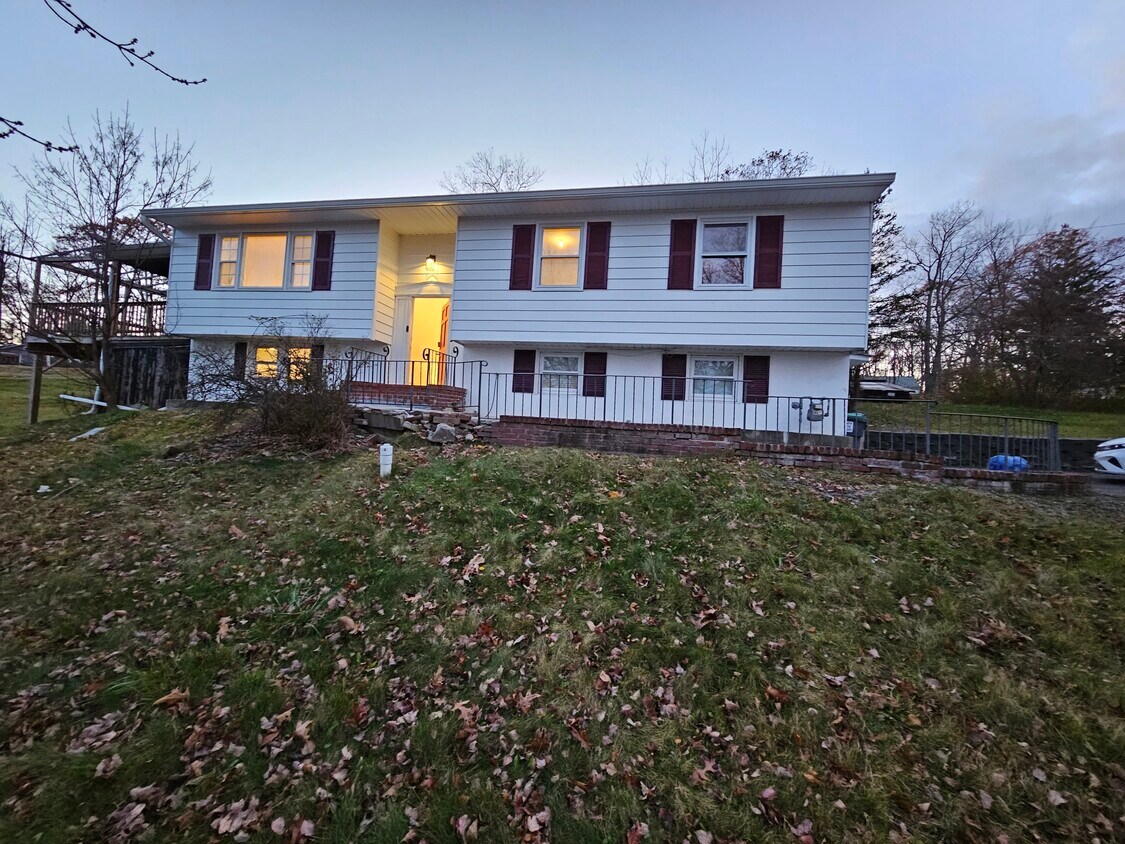 115 Weygant Hill, Woodbury, NY 10930 House Rental in Woodbury, NY