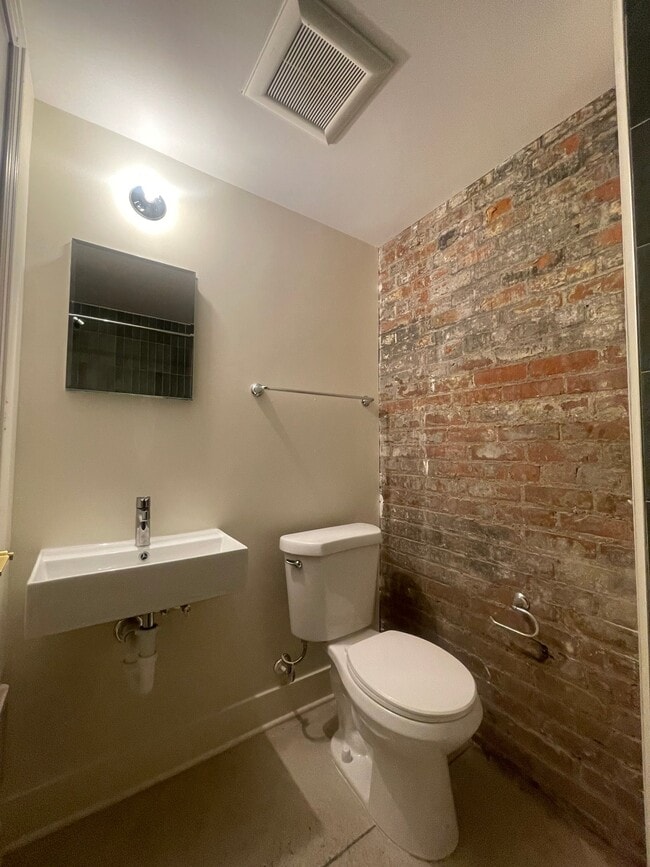 Building Photo - 6465 Sterling St