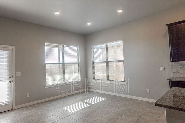 Building Photo - 2706 Viola Ave