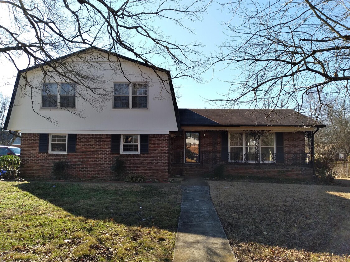 2200 Britain Ave SW, Huntsville, AL 35803 House for Rent in