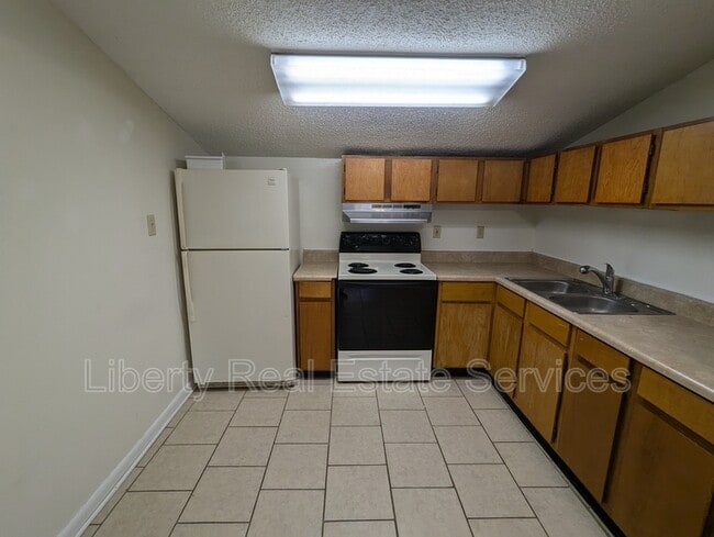 Building Photo - 102 Cherokee Cir