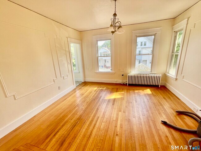 Foto del edificio - 53 Brownell St