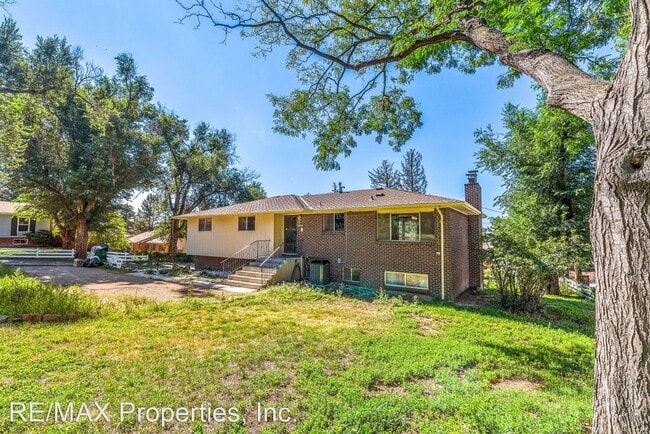Building Photo - 4 br, 3 bath House - 2504 Pine Bluff Rd.