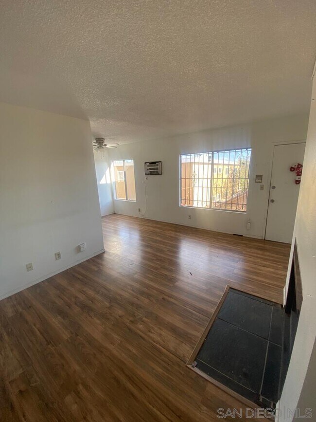 Foto del edificio - 3519 Van Dyke Ave