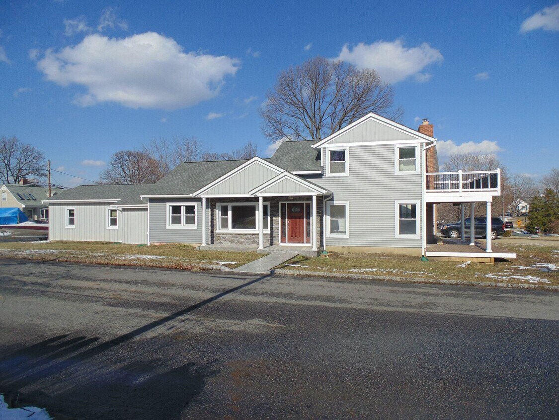 487 Riverview Dr, Edgewater, MD 21037 House for Rent in Edgewater, MD