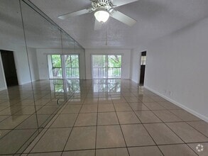Building Photo - 7920 N Colony Cir