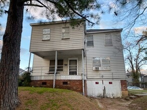 Building Photo - 264 Wyandotte St
