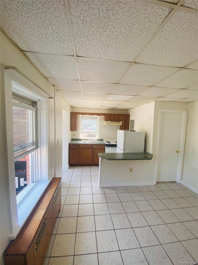 Building Photo - 1000 US-9W