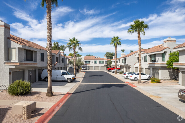 Foto del edificio - Venetian Condominium Homes