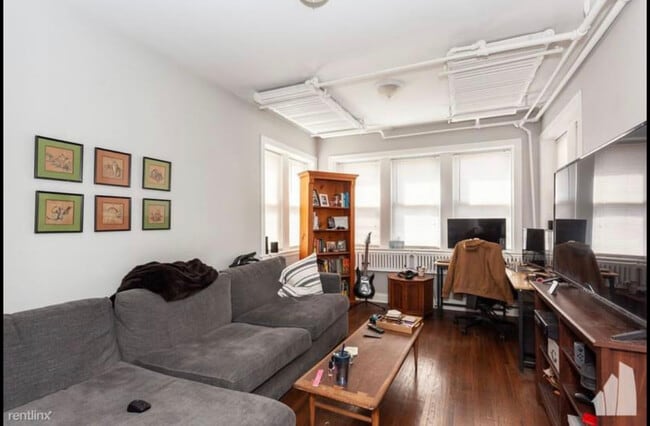 Building Photo - 3511 N Damen Ave