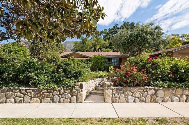 Foto del edificio - Amazing Ojai Ranch House with Salt Water P...