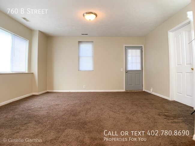 Building Photo - 760 B St