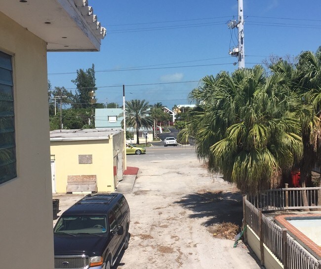 Foto del edificio - 1655 Overseas Hwy