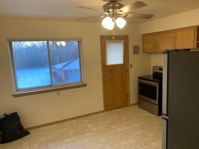 Building Photo - 15305 Marilyn Dr