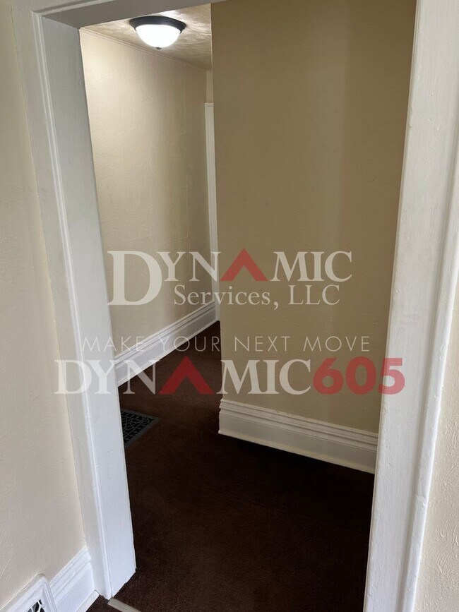 Foto del edificio - Studio with Bathroom - All Utilities Paid ...