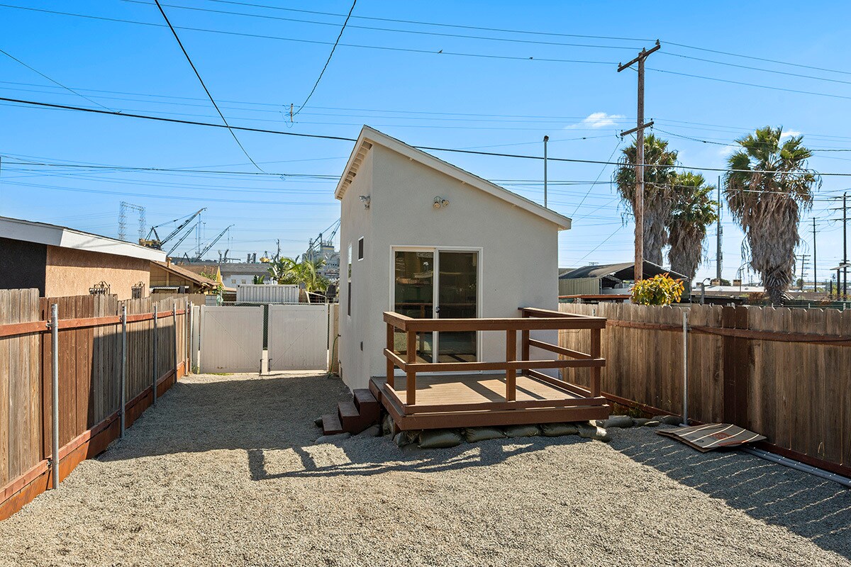 Foto principal - 2653 Newton Ave