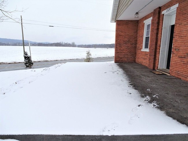 Building Photo - 2120 PA-897